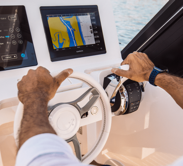 High-tech boats - amphibious Iguana Yachts console
