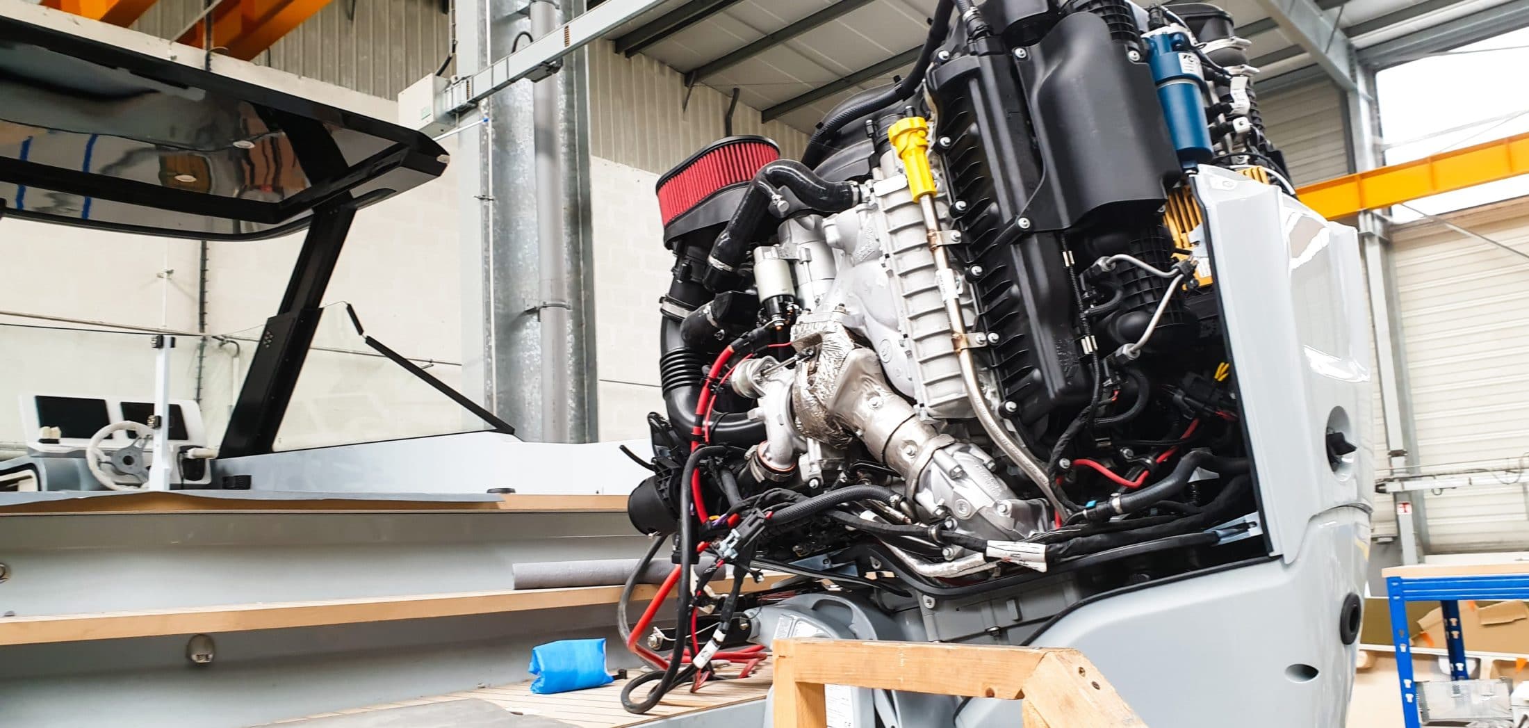 Premier horsbord diesel installé sur un Iguana Commuter Iguana Yachts