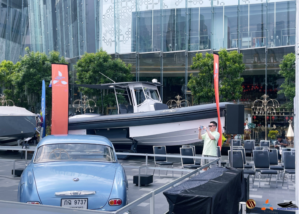 Iconsiam Vintage Car