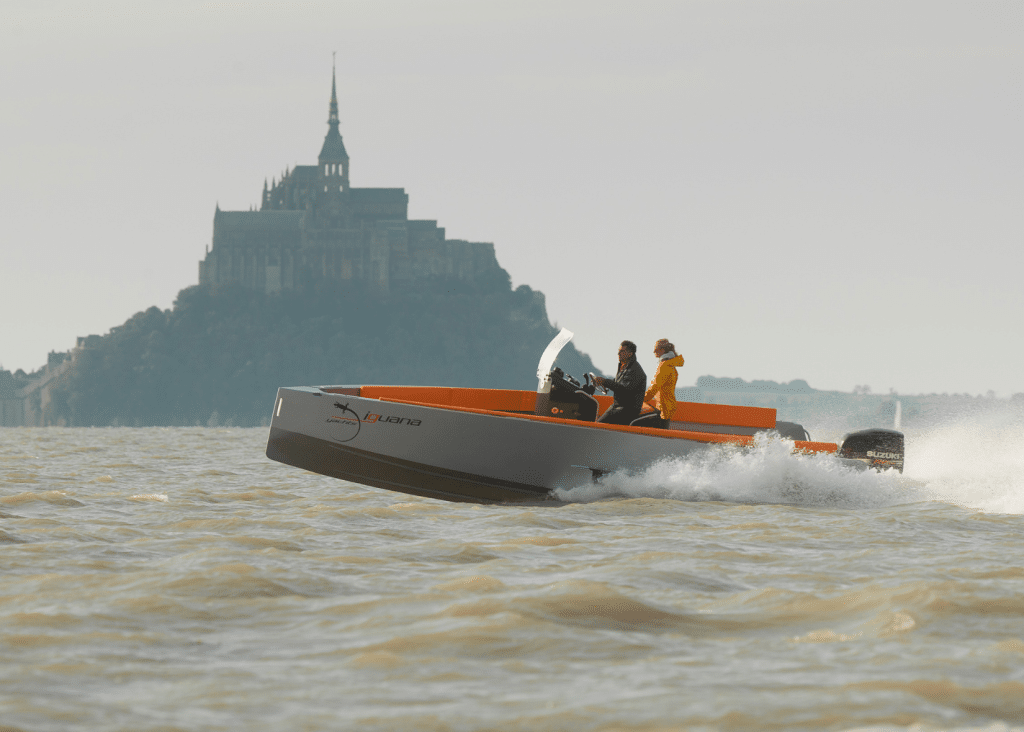 Amphibious Boat