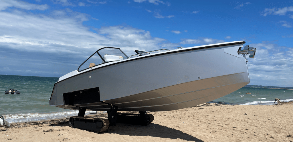 Bow Rider Model Blueprint FIRST SEA TRIAL FOR THE IGUANA BOW RIDER IN NORMANDY | Iguana Yachts
