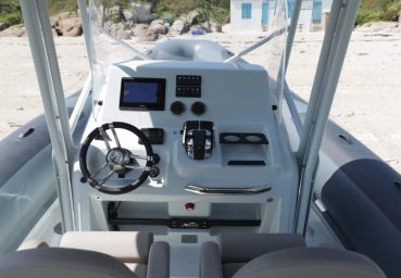 Dashboard of an Iguana boat